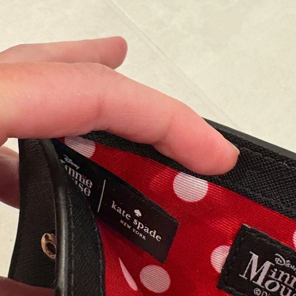 Kate Spade x Disney Minnie Mouse Adalyn Wallet Polka Dot Bow